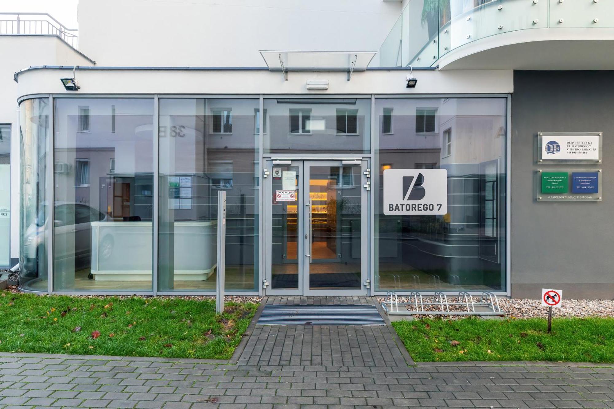 Batorego 7 Apartament With Terrace & Parking Downtown Gdynia By Renters Ngoại thất bức ảnh